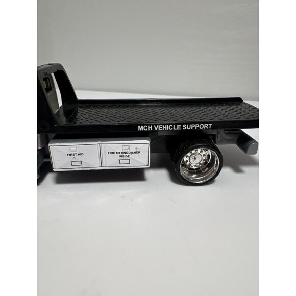 Maisto International DuraStar Flatbed Diecast Truck 1:64 - Picture 3 of 10